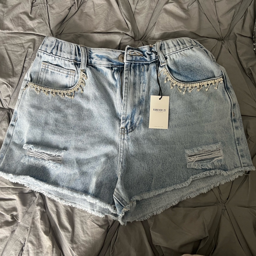 Jean shorts with rhinestones